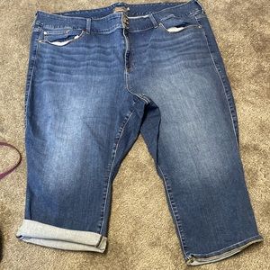 Torrid crop jagging, super soft, size 30